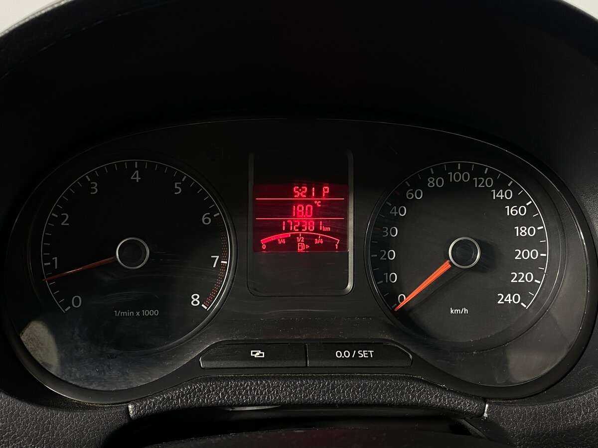 Volkswagen Polo с пробегом — 2012 год. Фото: #14