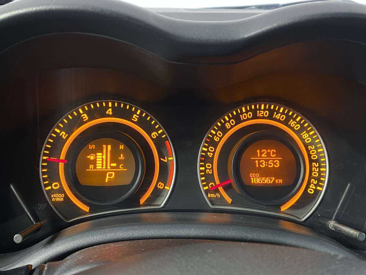 Toyota Corolla с пробегом — 2012 год. Фото: #13