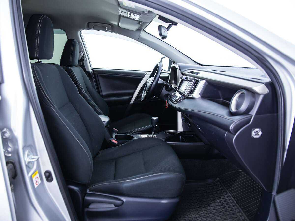Toyota RAV4 с пробегом — 2013 год. Фото: #9