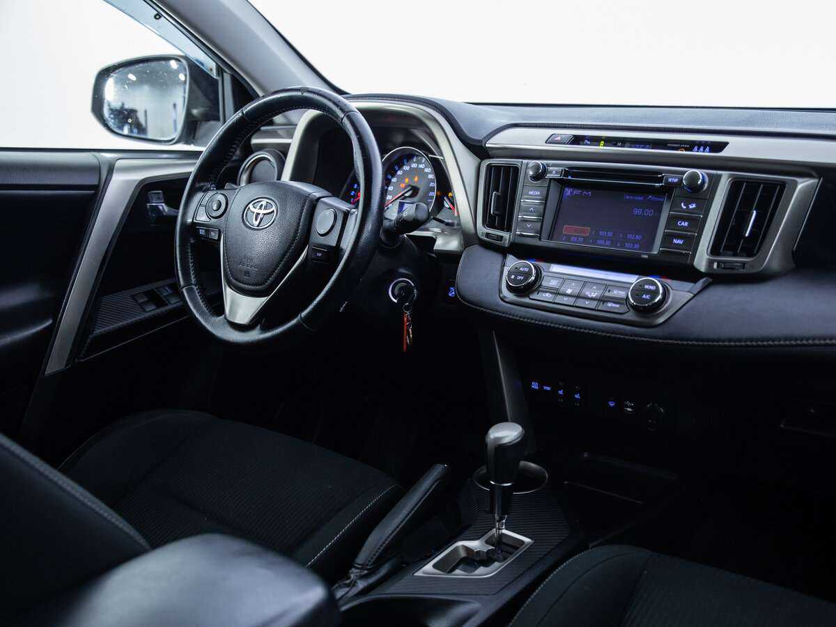 Toyota RAV4 с пробегом — 2013 год. Фото: #10