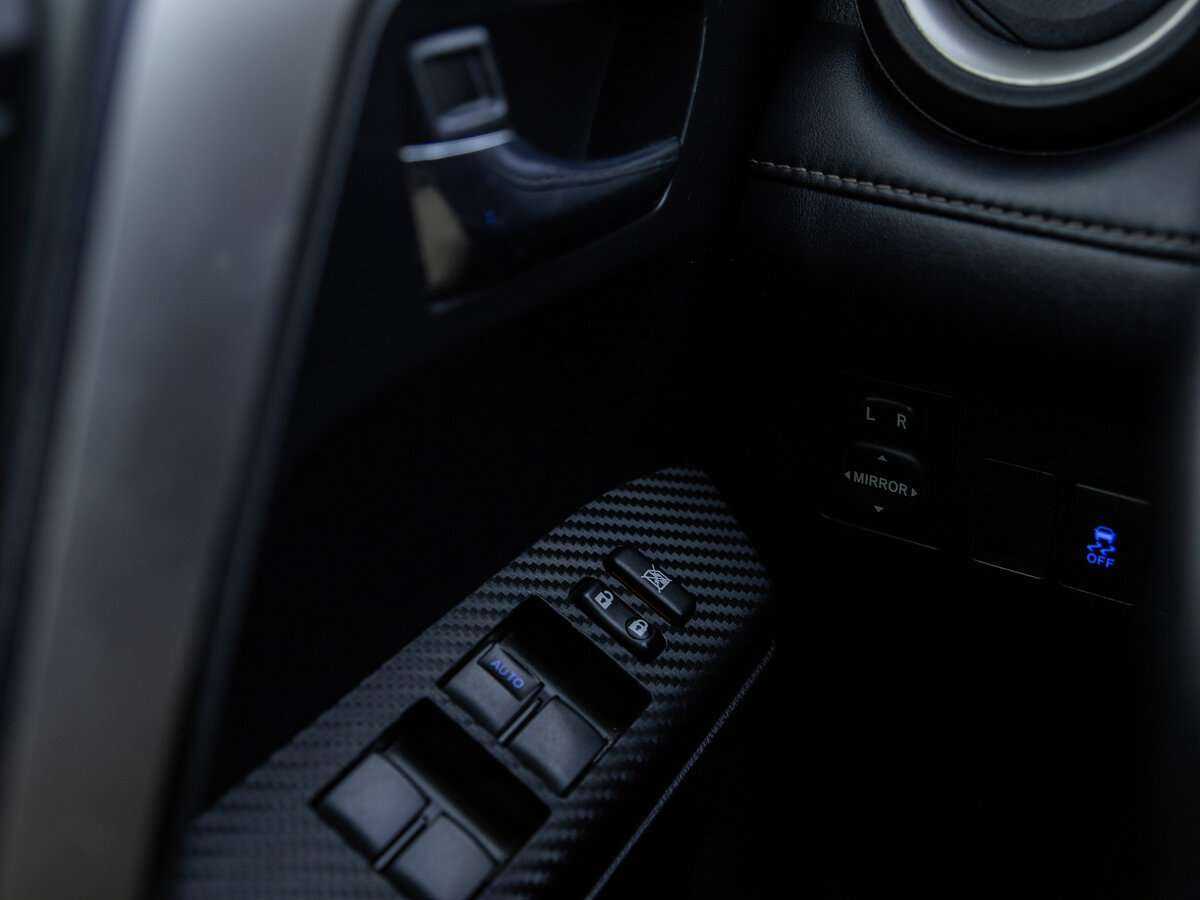 Toyota RAV4 с пробегом — 2013 год. Фото: #11