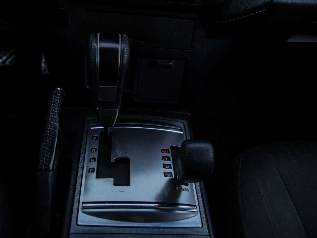 Mitsubishi Pajero с пробегом — 2012 год. Фото: #12