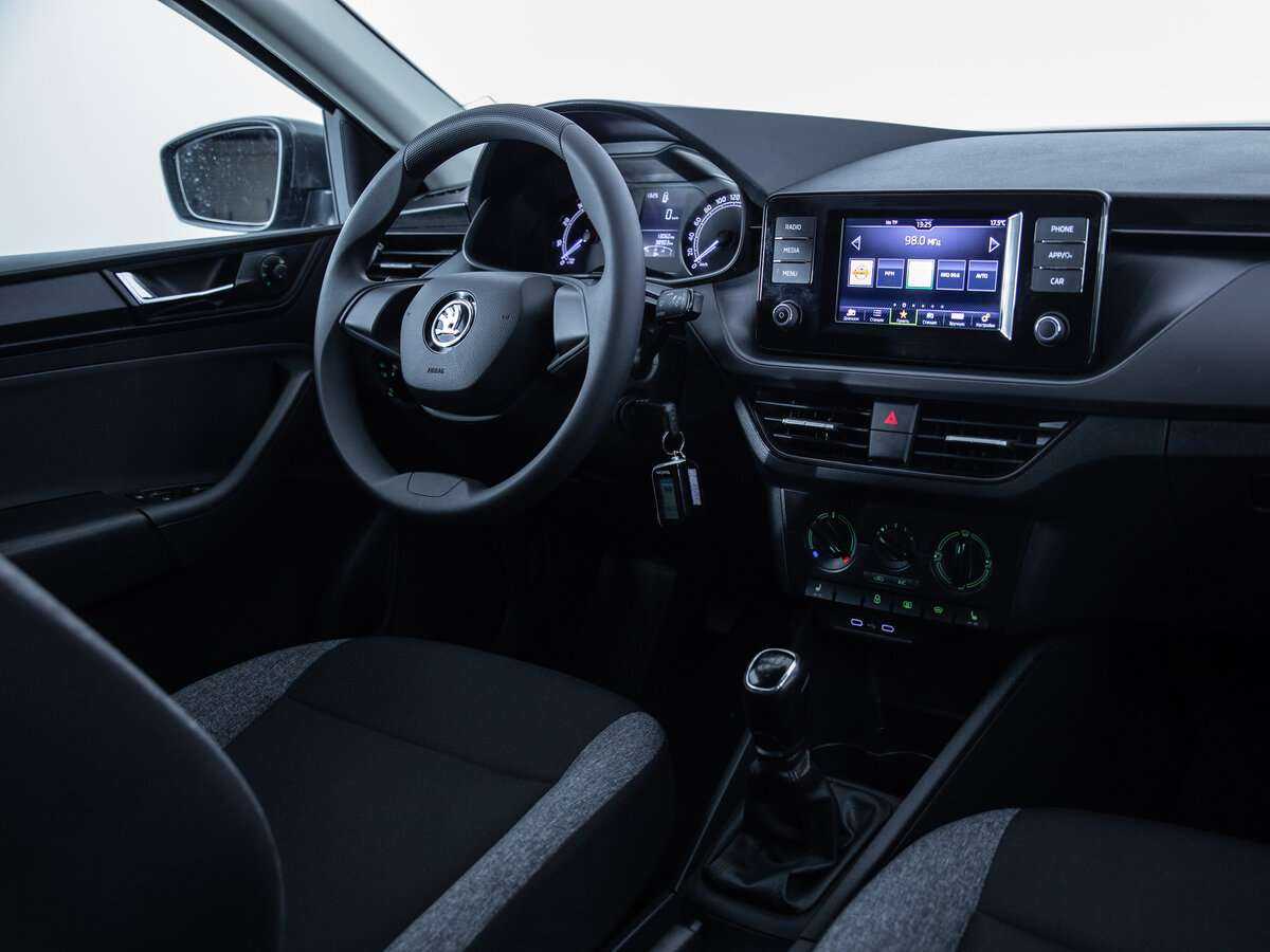 Skoda Rapid с пробегом — 2021 год. Фото: #8