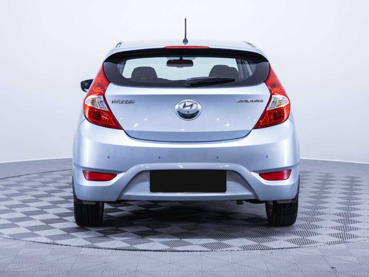 Hyundai Solaris с пробегом — 2012 год. Фото: #5