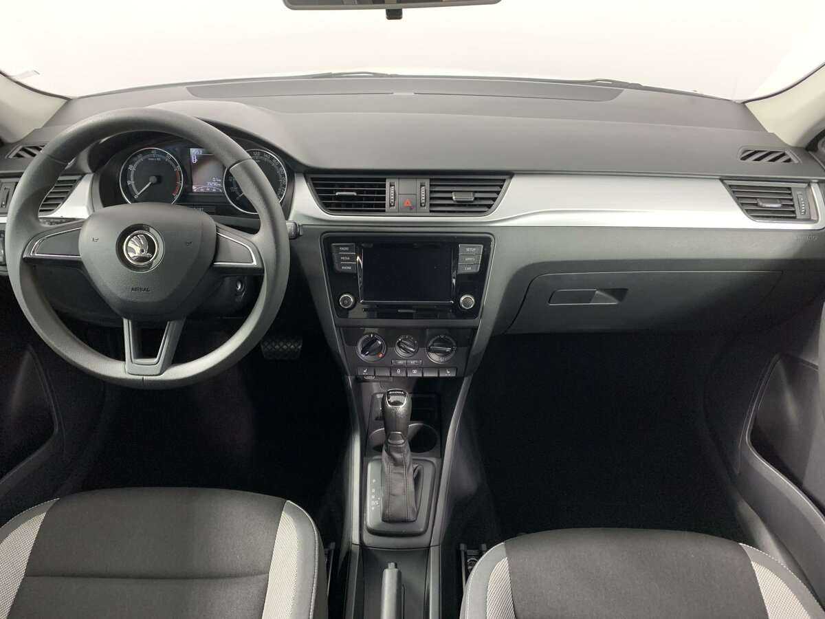Skoda Rapid с пробегом — 2019 год. Фото: #10