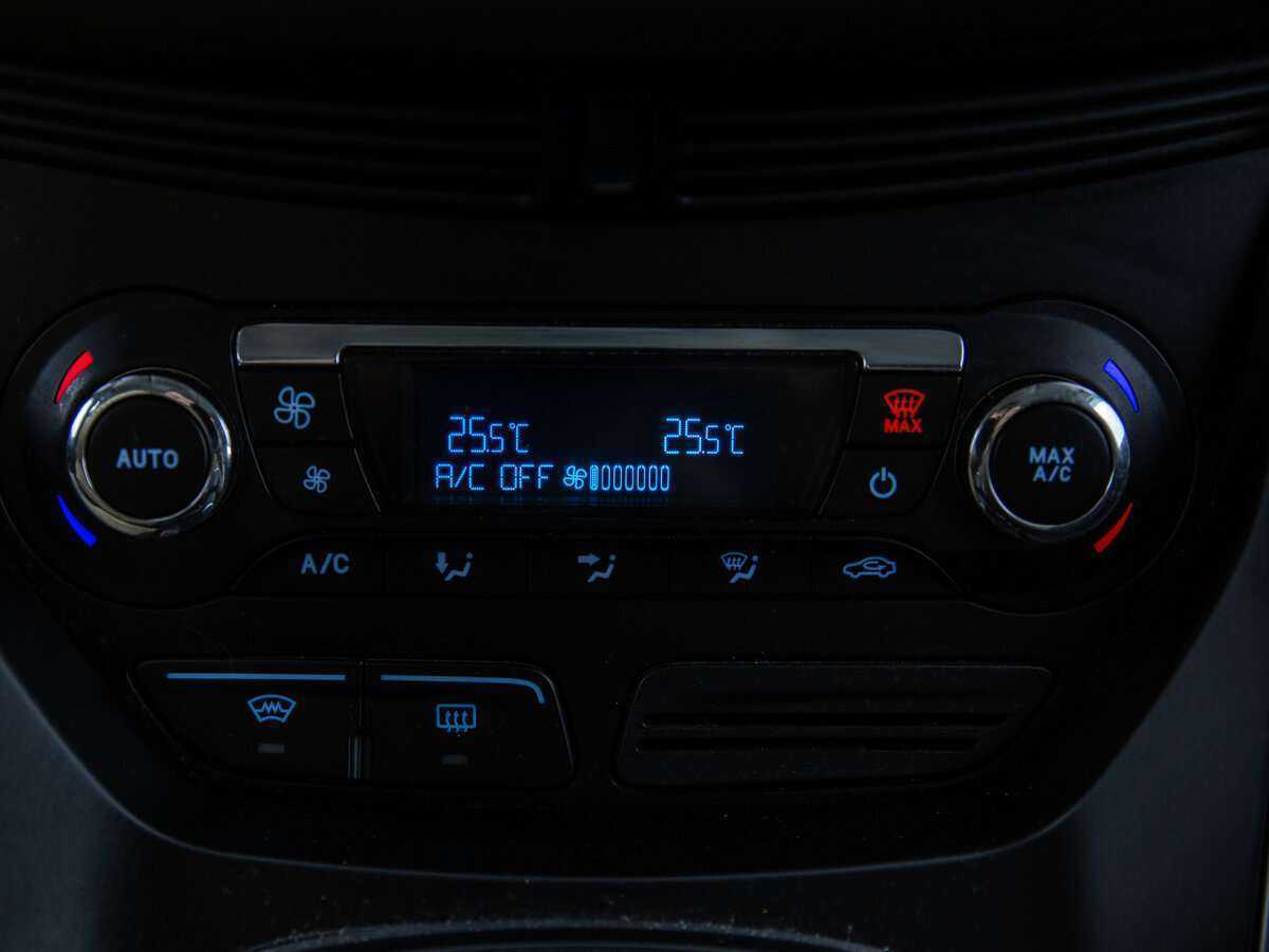 Ford Kuga с пробегом — 2013 год. Фото: #15