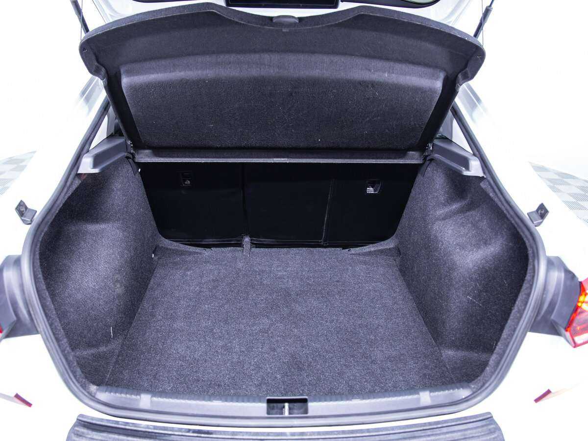 Volkswagen Polo с пробегом — 2020 год. Фото: #6