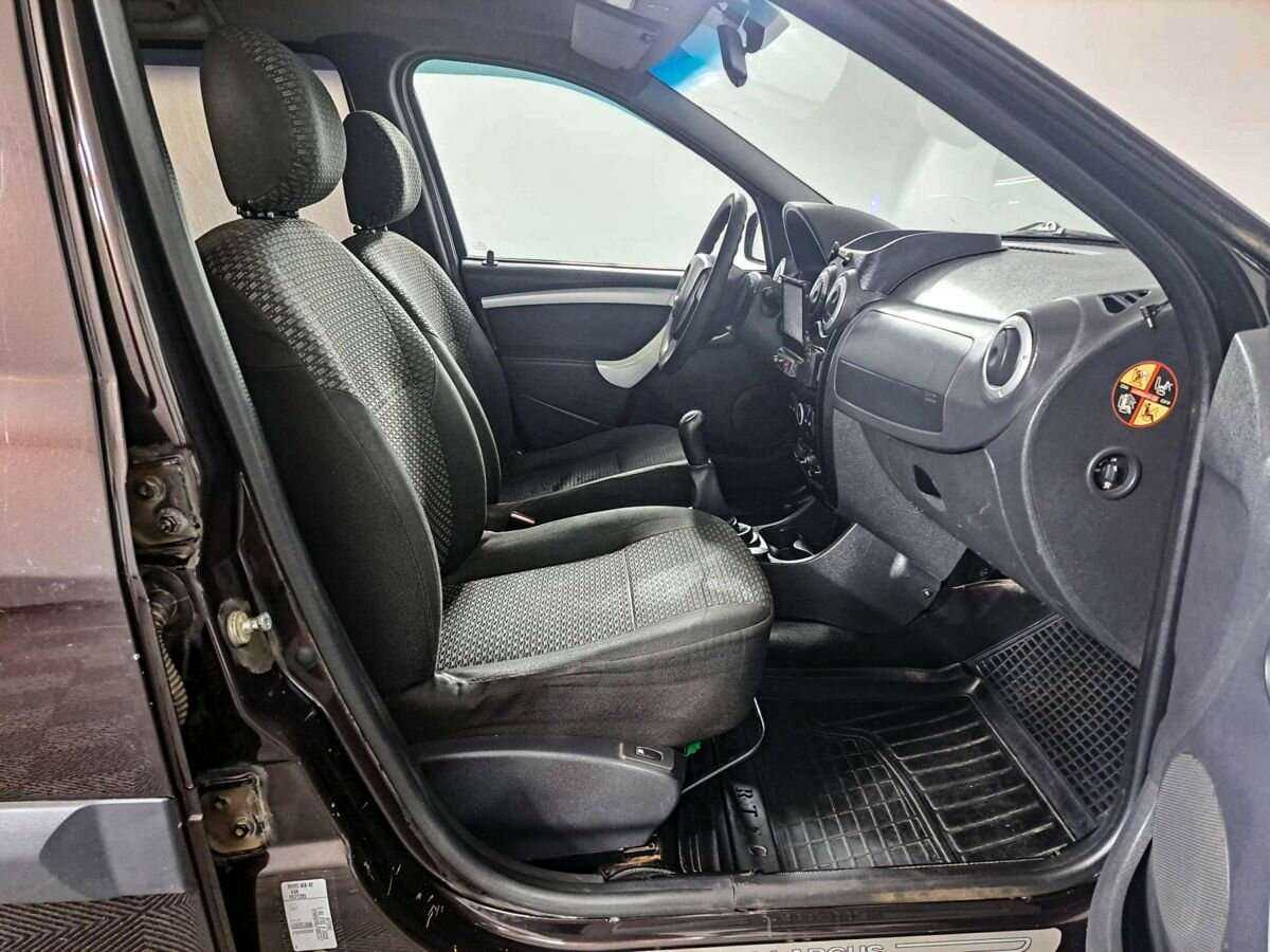 Lada (ВАЗ) Largus с пробегом — 2015 год. Фото: #10