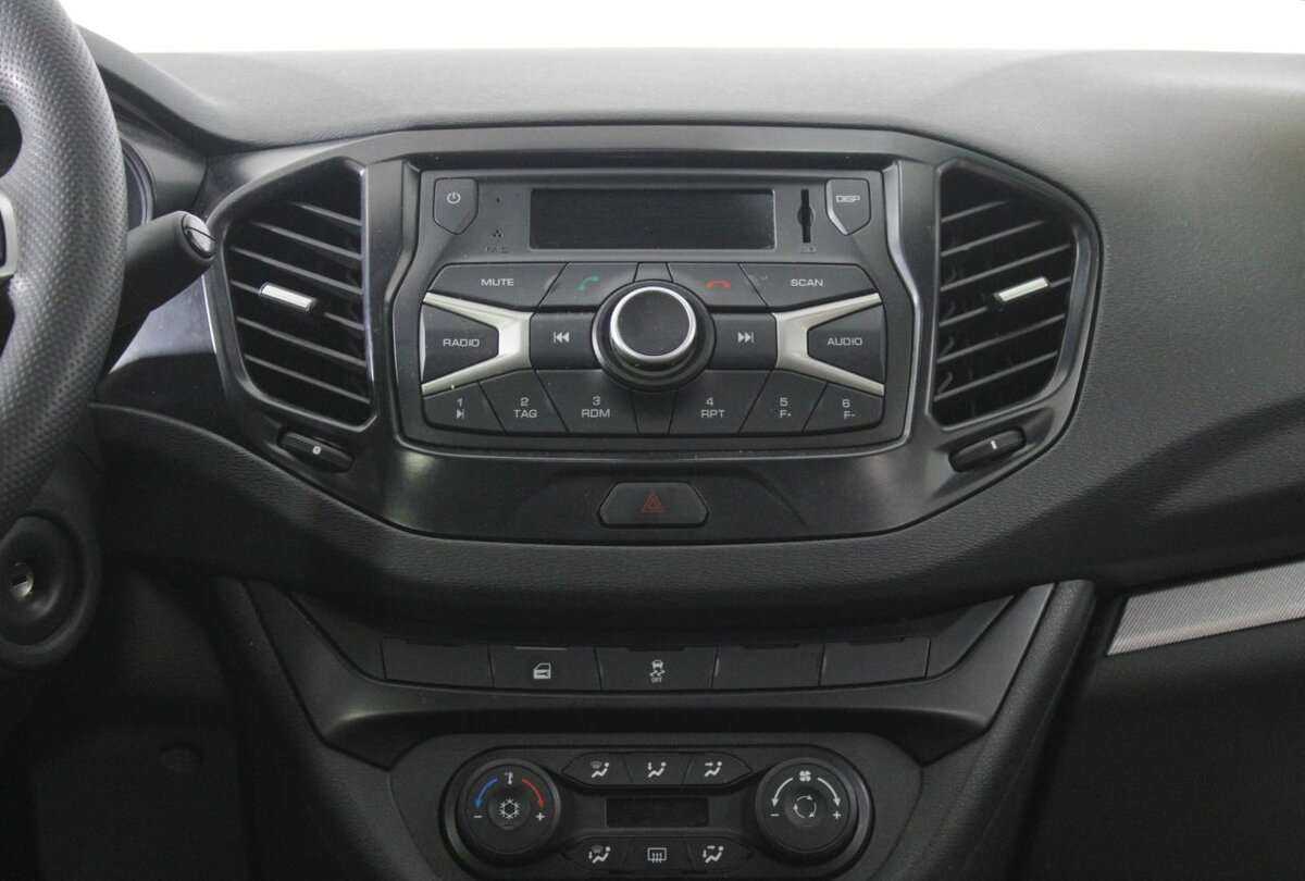 Lada (ВАЗ) Vesta с пробегом — 2022 год. Фото: #9