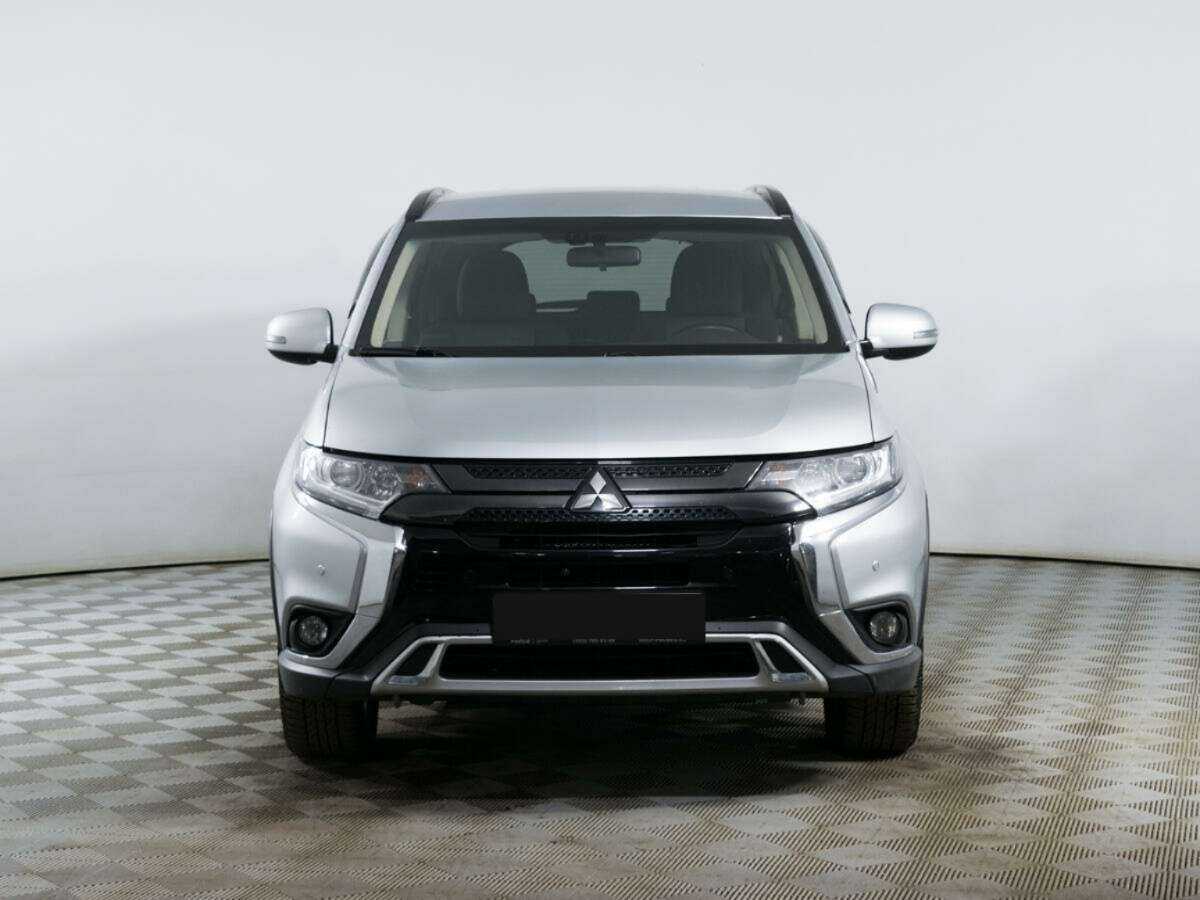 Mitsubishi Outlander с пробегом — 2021 год. Фото: #1