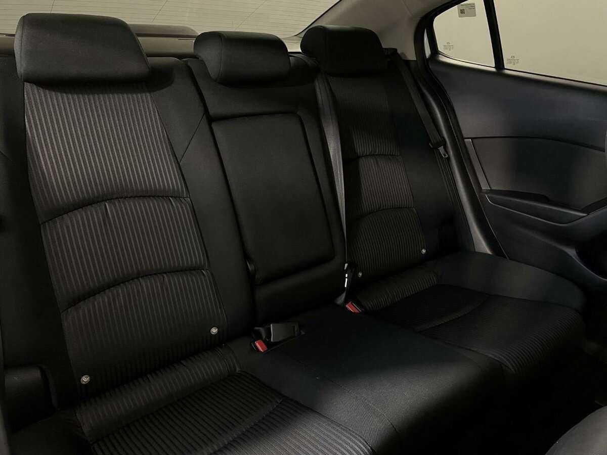 Mazda 3 с пробегом — 2014 год. Фото: #14