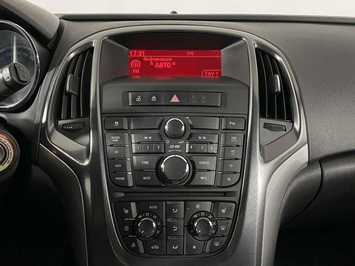 Opel Astra с пробегом — 2012 год. Фото: #11