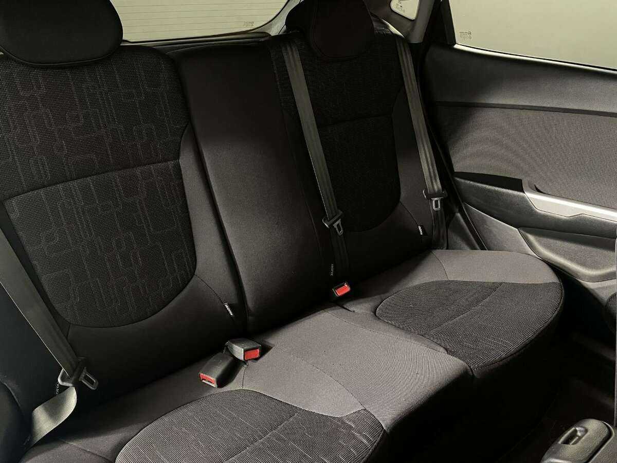 Kia Rio с пробегом — 2013 год. Фото: #14