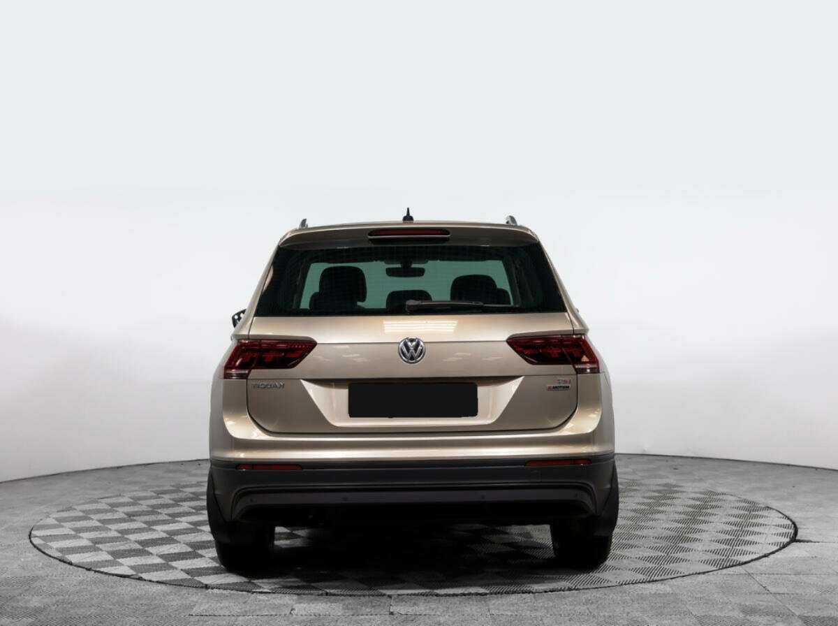 Volkswagen Tiguan с пробегом — 2017 год. Фото: #4