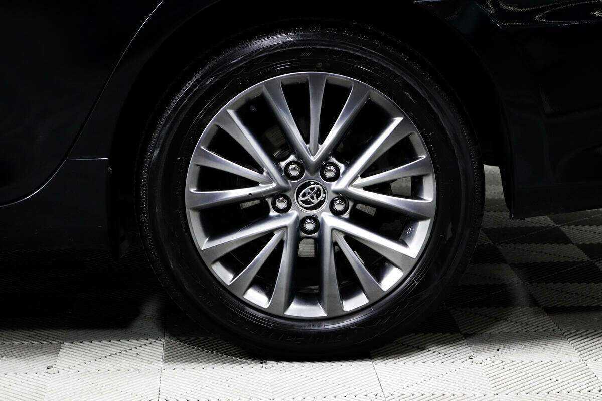 Toyota Camry с пробегом — 2017 год. Фото: #13