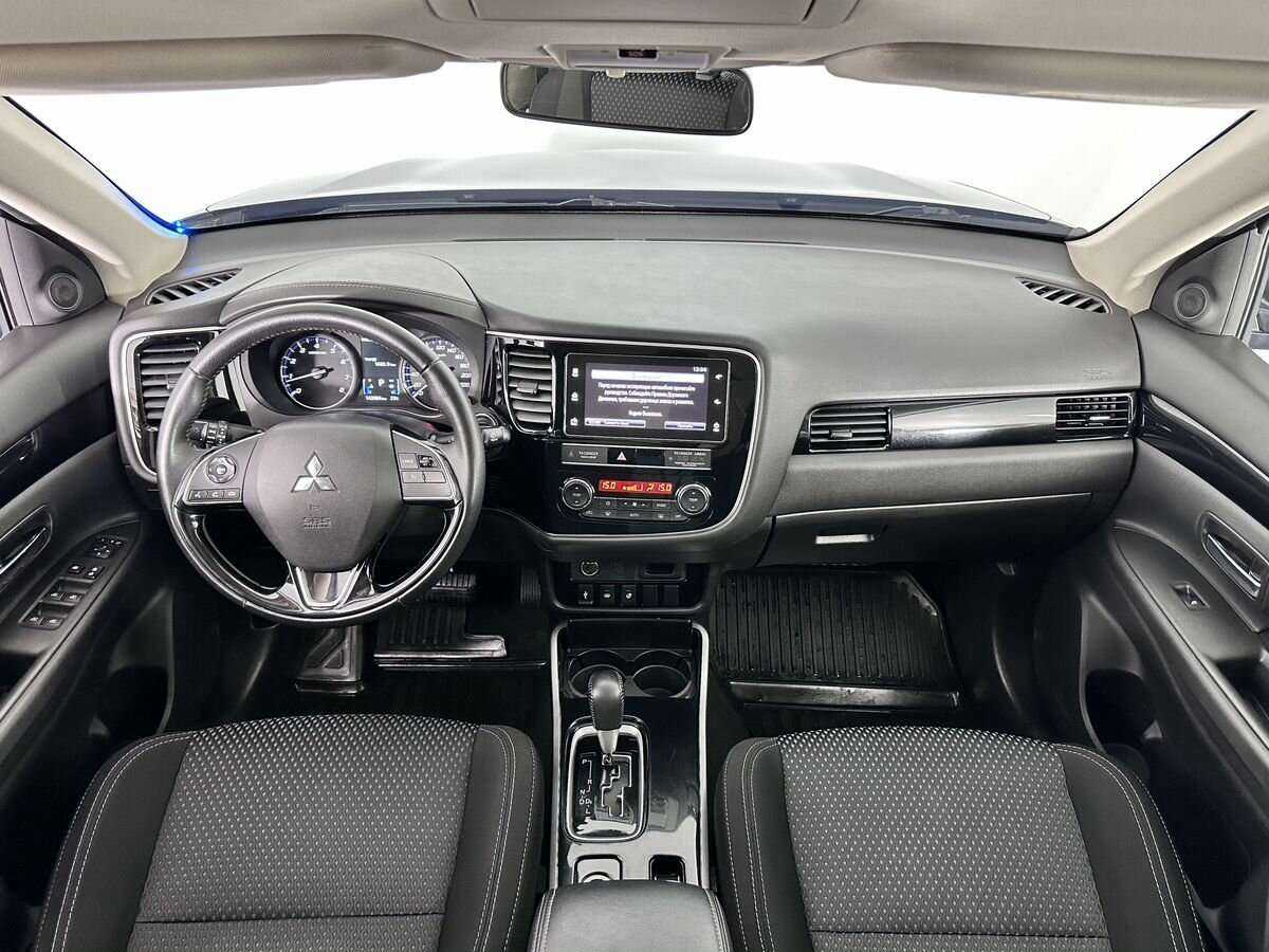 Mitsubishi Outlander с пробегом — 2019 год. Фото: #11