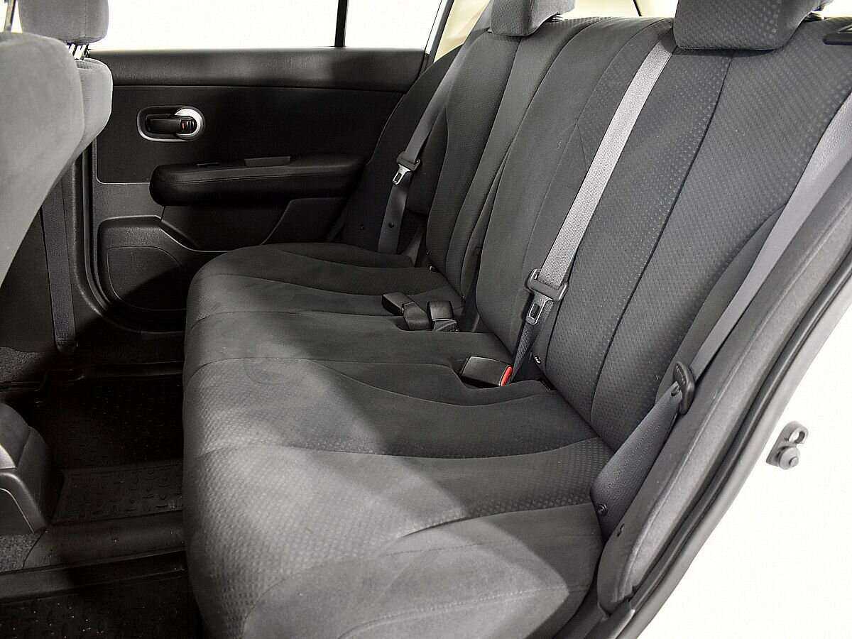 Nissan Tiida с пробегом — 2013 год. Фото: #8