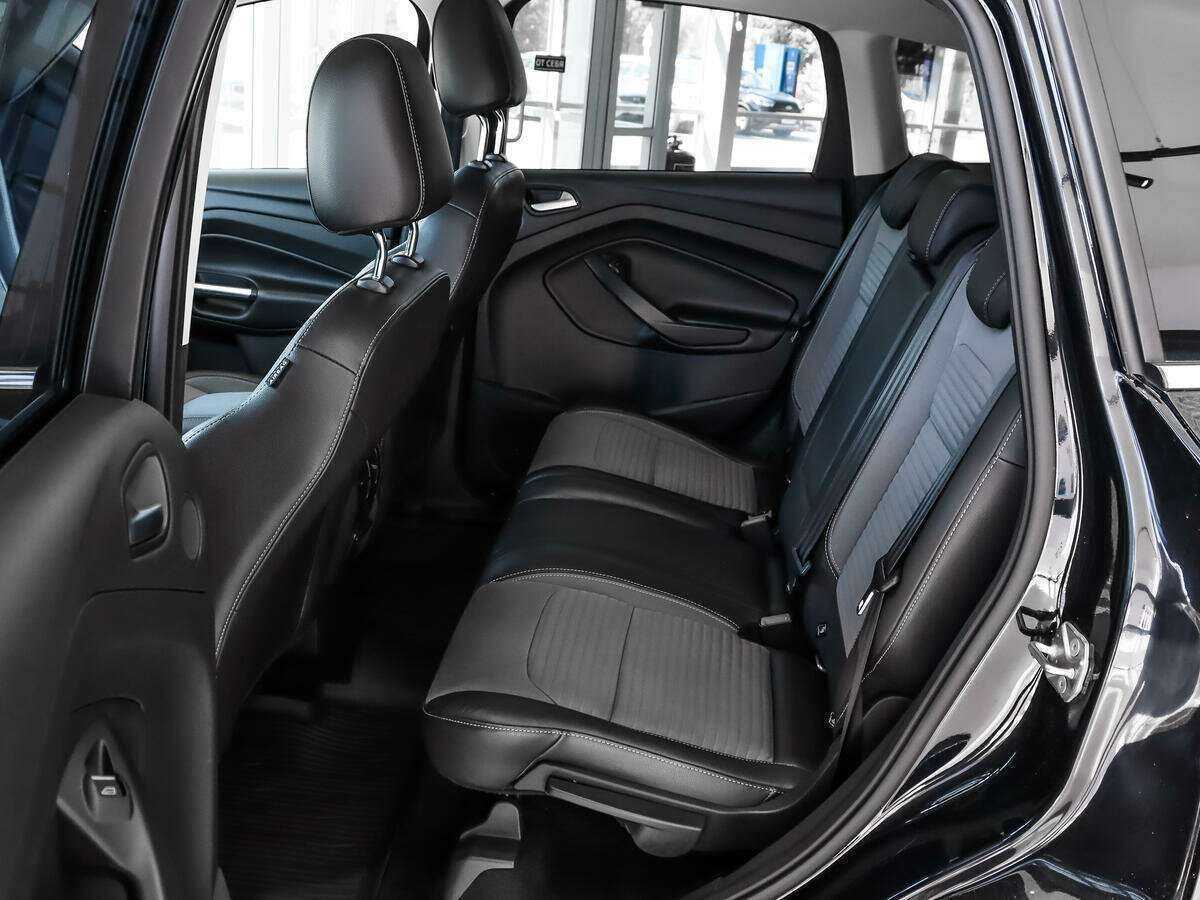 Ford Kuga с пробегом — 2016 год. Фото: #10