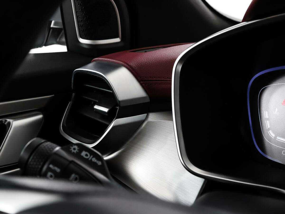 Geely Coolray с пробегом — 2022 год. Фото: #17