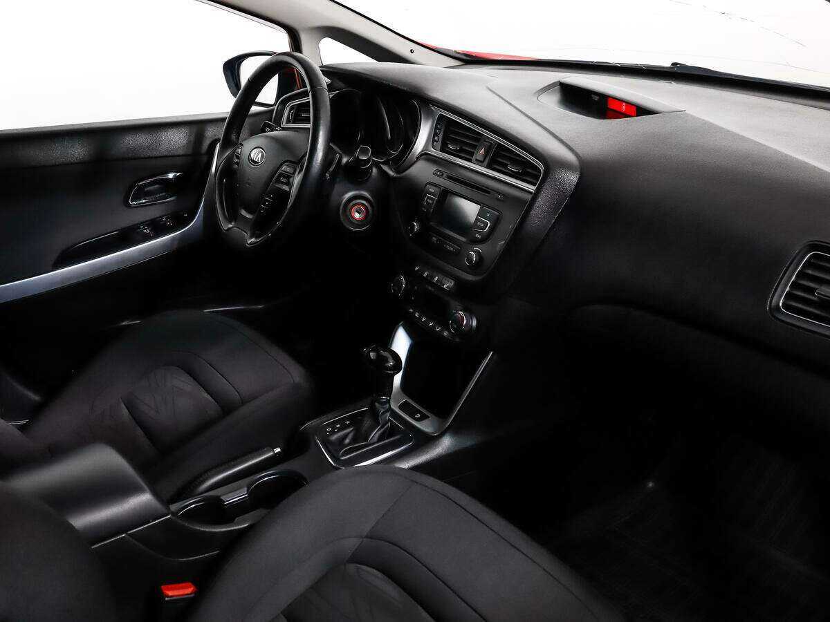 Kia Ceed с пробегом — 2017 год. Фото: #10