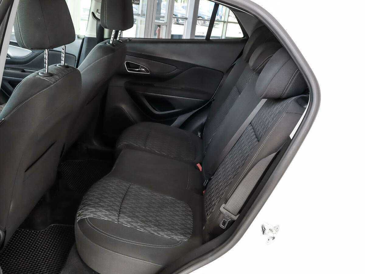 Opel Mokka с пробегом — 2013 год. Фото: #9