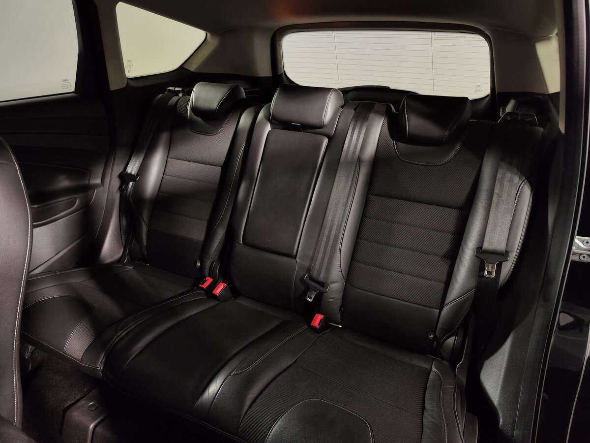 Ford Kuga с пробегом — 2015 год. Фото: #13