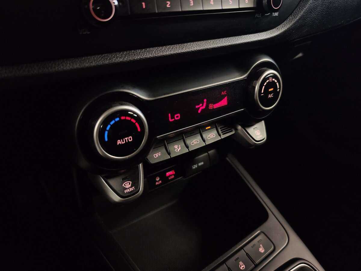 Kia Rio с пробегом — 2020 год. Фото: #8