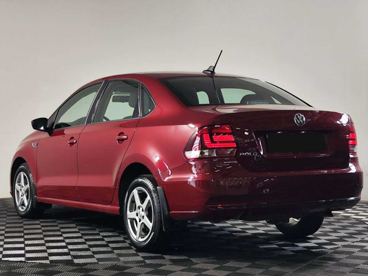 Volkswagen Polo с пробегом — 2018 год. Фото: #4
