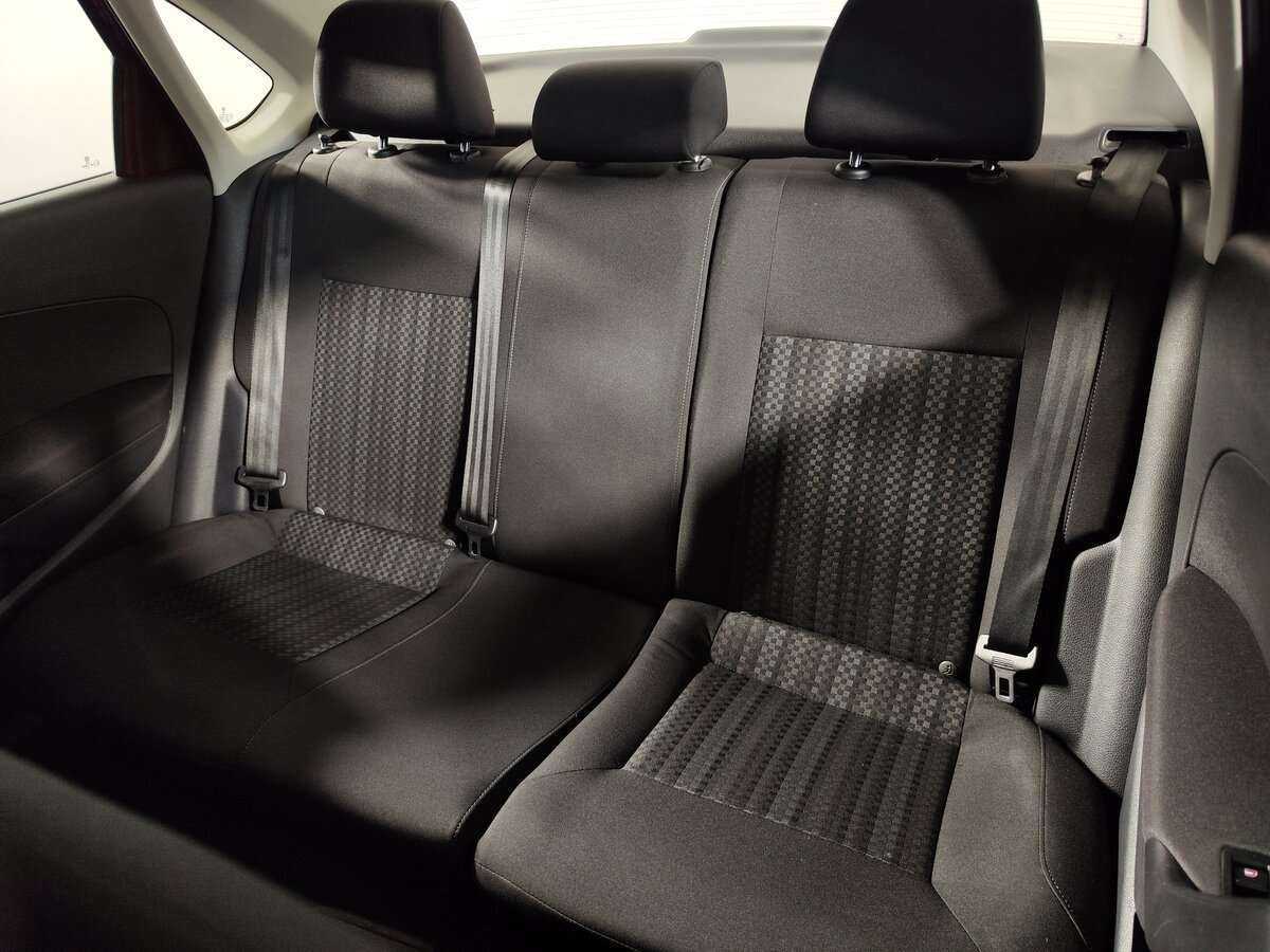 Volkswagen Polo с пробегом — 2018 год. Фото: #12