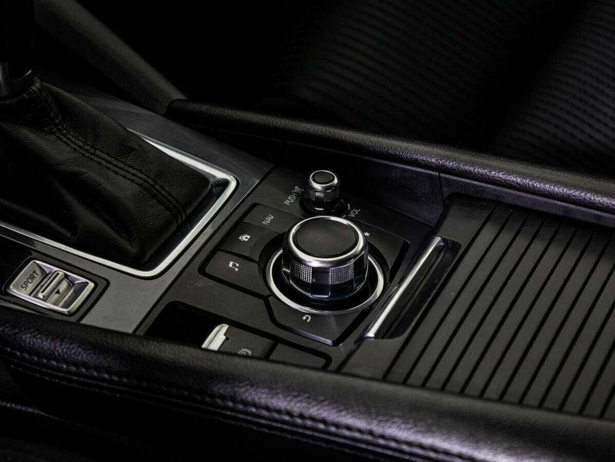 Mazda 6 с пробегом — 2016 год. Фото: #16