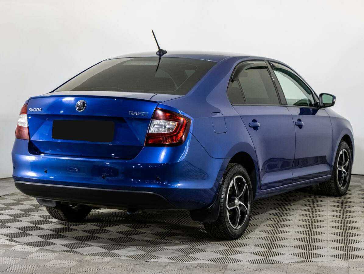 Skoda Rapid с пробегом — 2017 год. Фото: #4