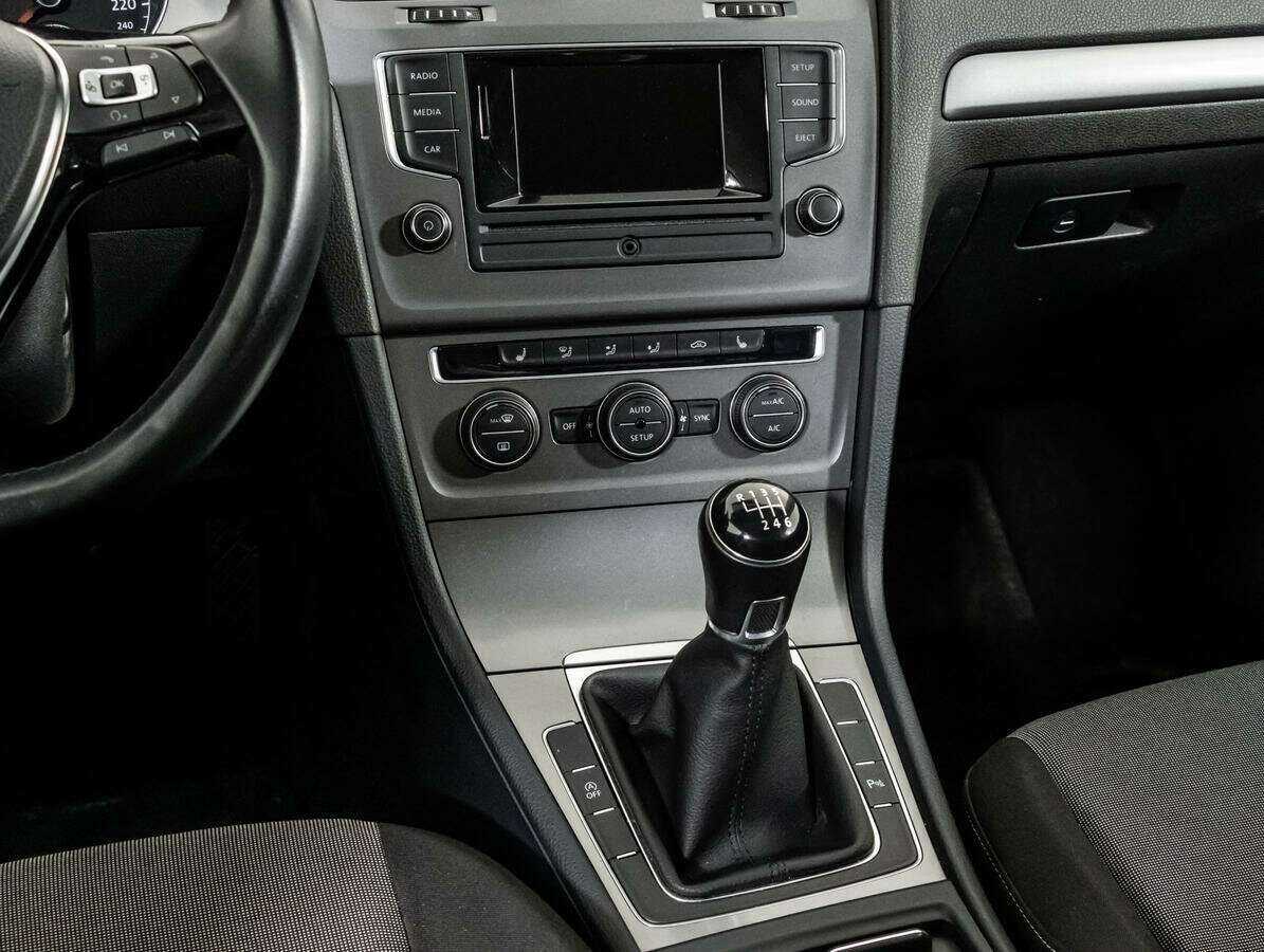 Volkswagen Golf с пробегом — 2014 год. Фото: #9