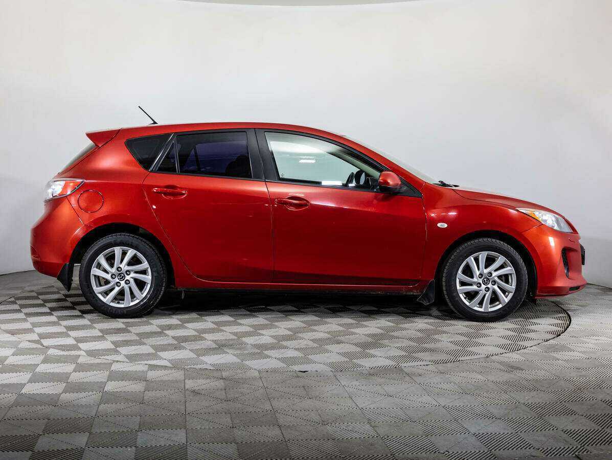 Mazda 3 с пробегом — 2012 год. Фото: #3