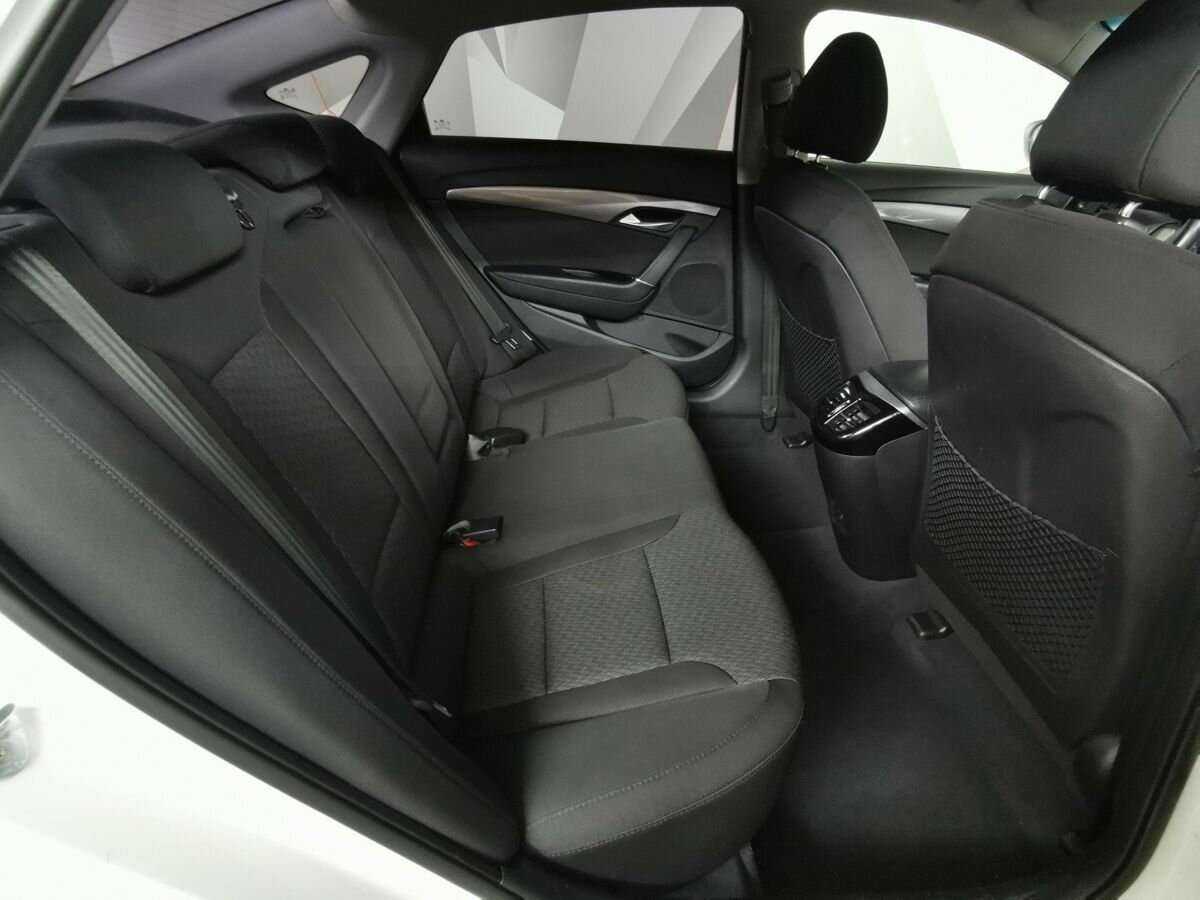 Hyundai i40 с пробегом — 2015 год. Фото: #11