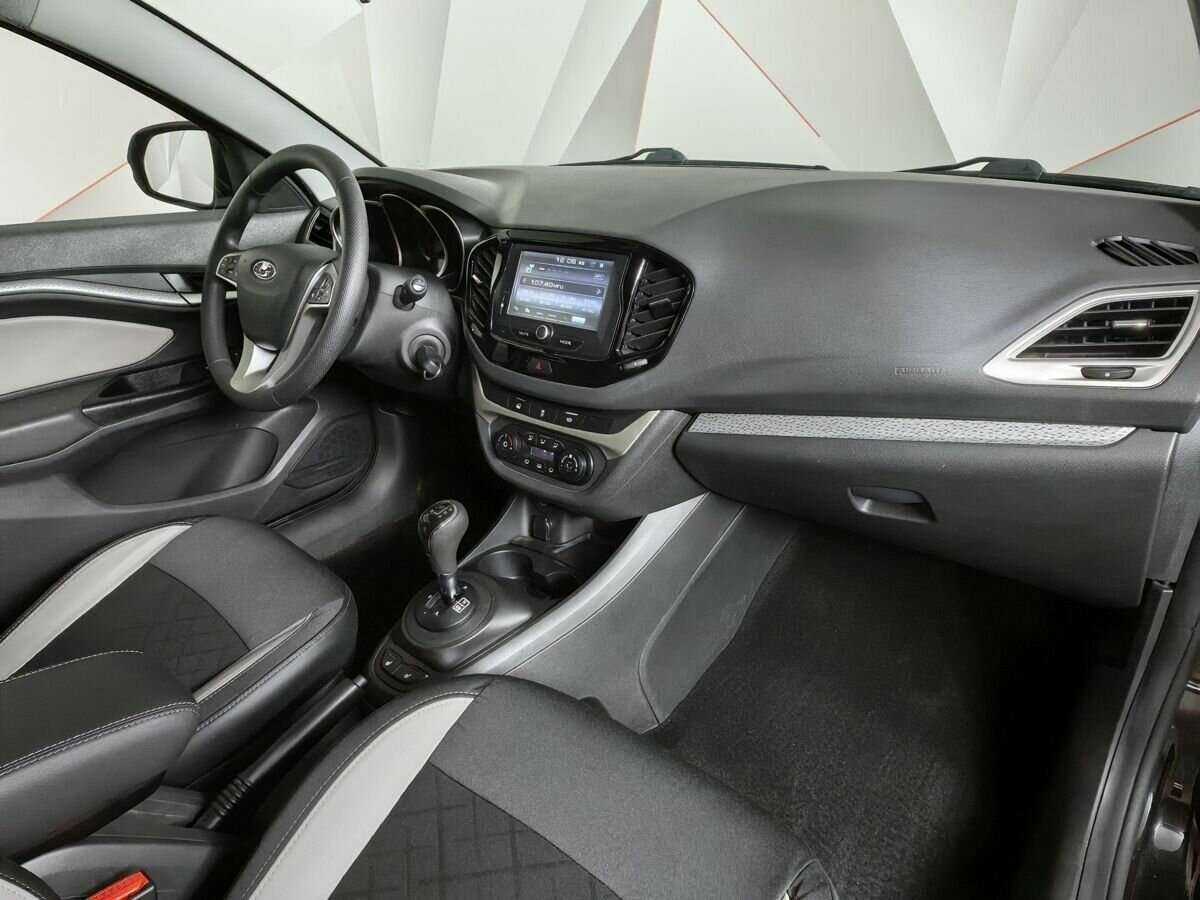 Lada (ВАЗ) Vesta с пробегом — 2019 год. Фото: #8