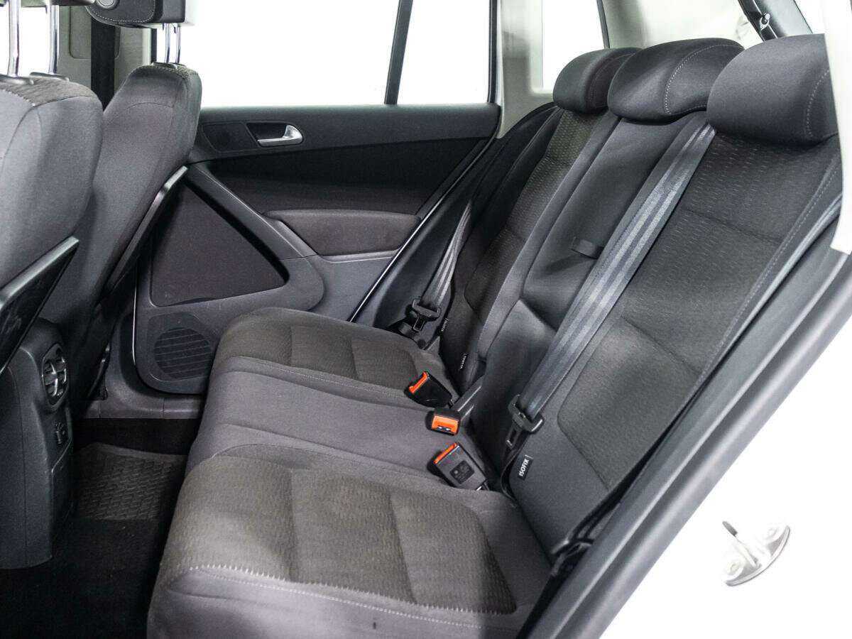 Volkswagen Tiguan с пробегом — 2015 год. Фото: #9