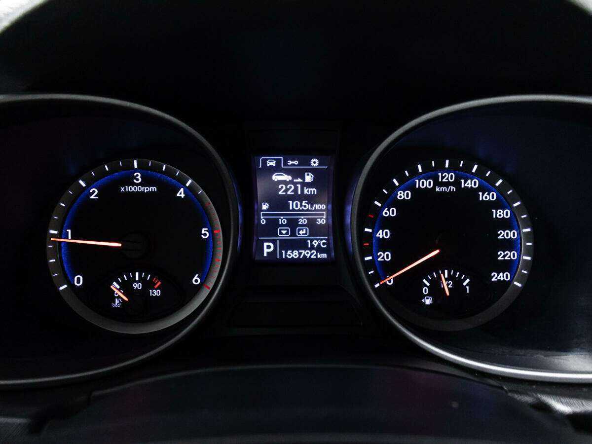 Hyundai Santa Fe с пробегом — 2013 год. Фото: #11