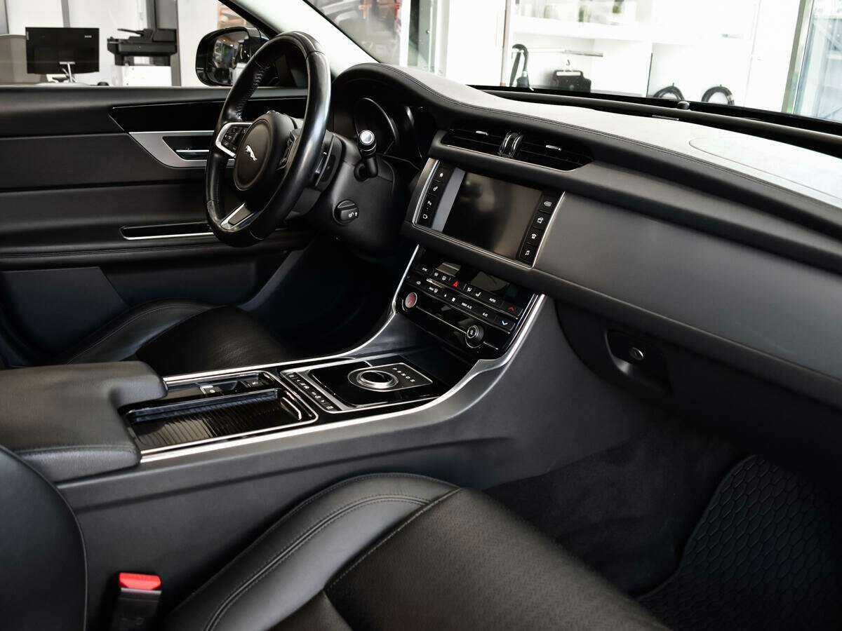 Jaguar XF с пробегом — 2017 год. Фото: #7