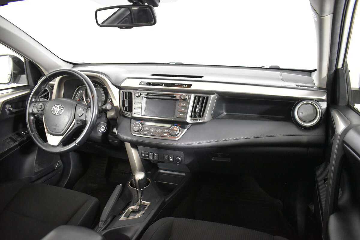 Toyota RAV4 с пробегом — 2013 год. Фото: #8