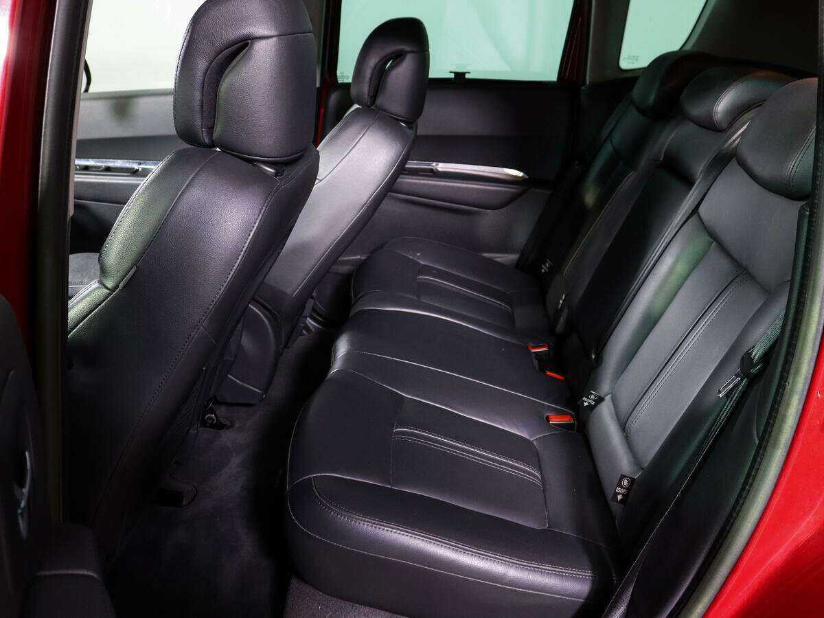 Peugeot 3008 с пробегом — 2012 год. Фото: #7