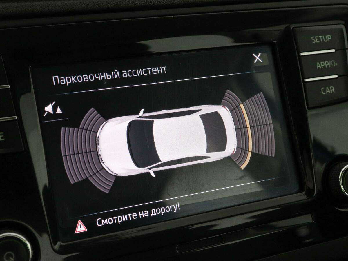 Skoda Rapid с пробегом — 2018 год. Фото: #12