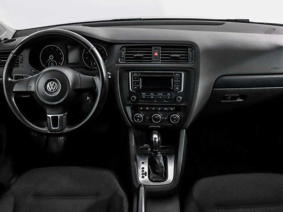 Volkswagen Jetta с пробегом — 2014 год. Фото: #11