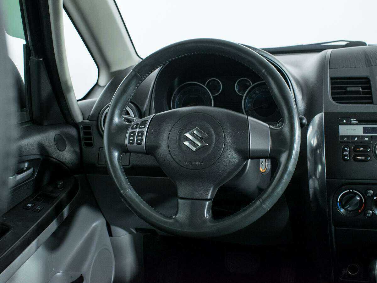 Suzuki SX4 с пробегом — 2014 год. Фото: #10