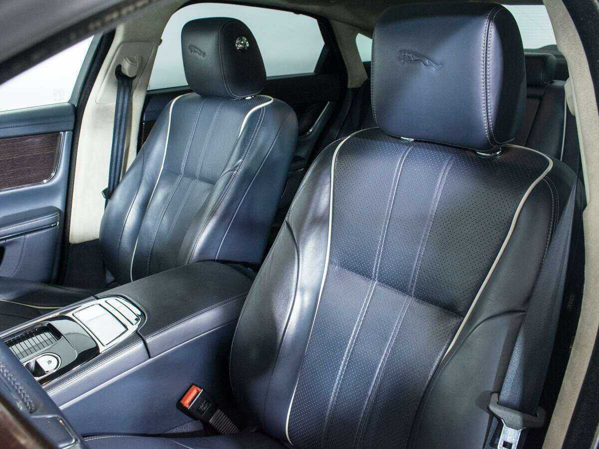 Jaguar XJ с пробегом — 2014 год. Фото: #17