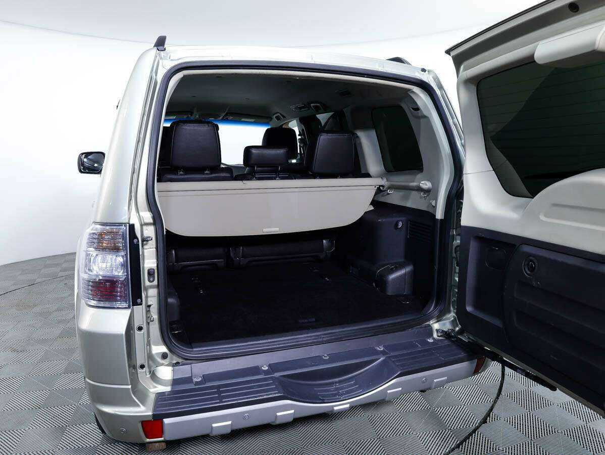 Mitsubishi Pajero с пробегом — 2014 год. Фото: #18