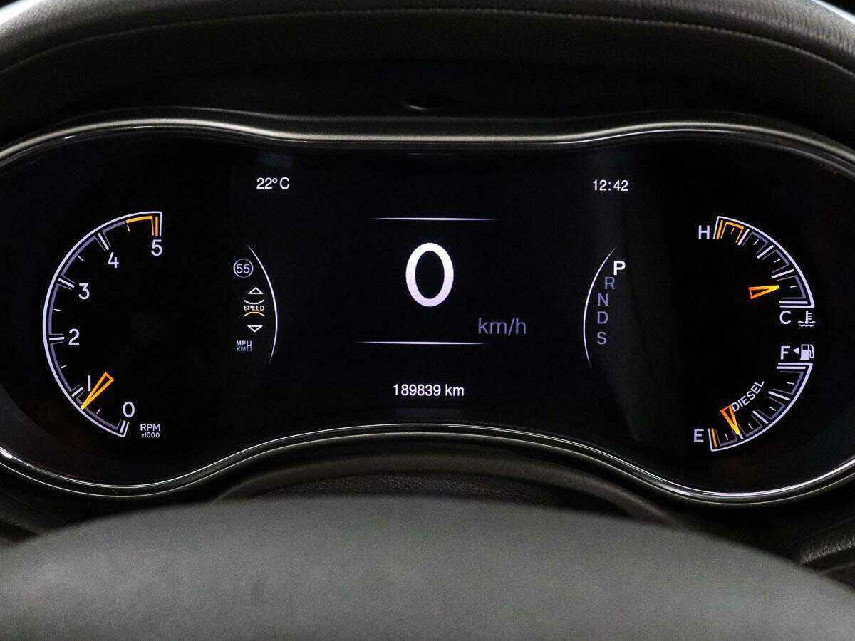 Jeep Grand Cherokee с пробегом — 2014 год. Фото: #11