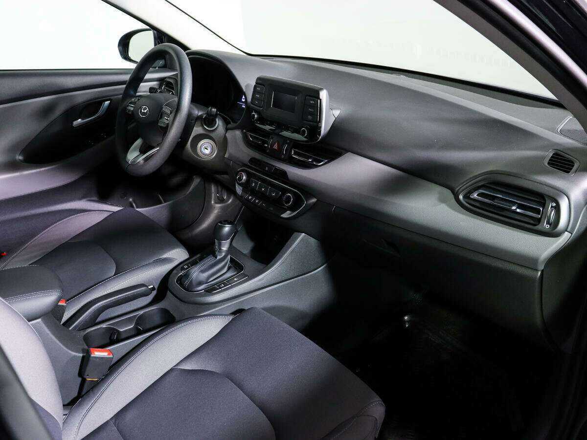 Hyundai i30 с пробегом — 2022 год. Фото: #6