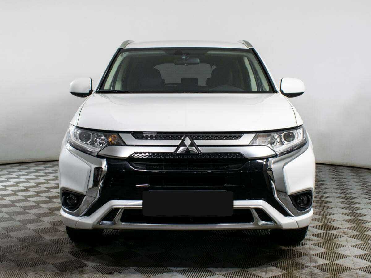 Mitsubishi Outlander с пробегом — 2022 год. Фото: #1