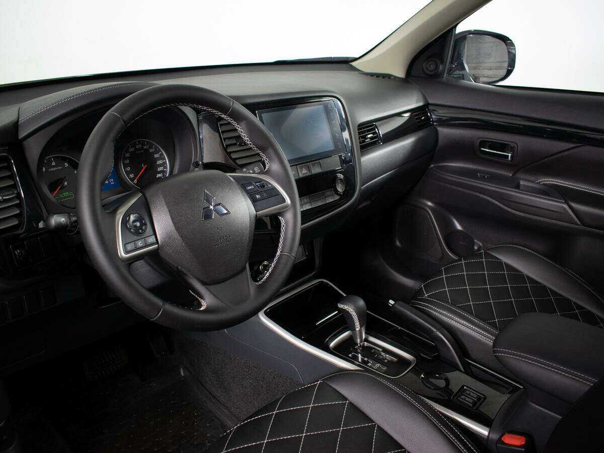 Mitsubishi Outlander с пробегом — 2022 год. Фото: #12