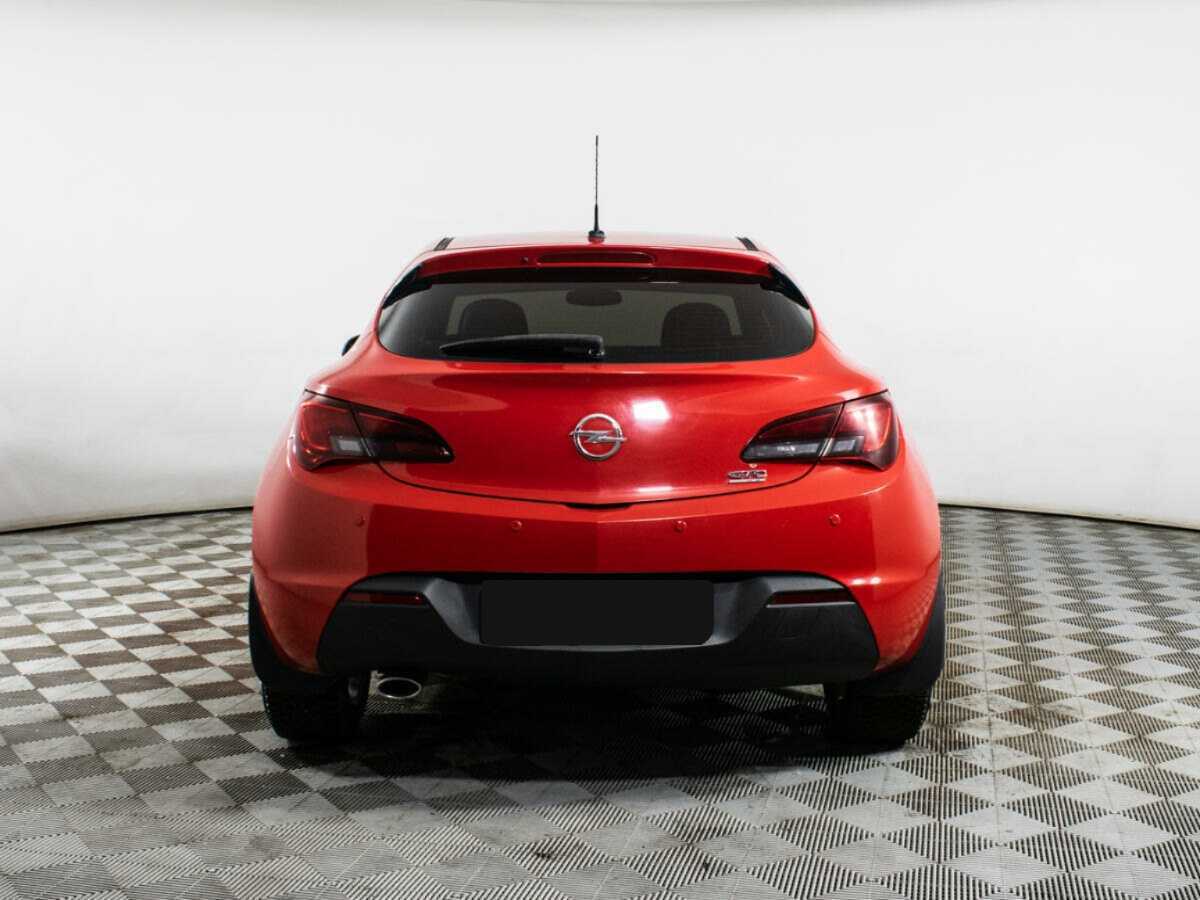 Opel Astra с пробегом — 2013 год. Фото: #5